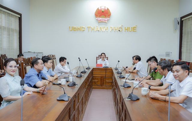 Cuộc l&agrave;m việc ng&agrave;y 27/7 tập trung r&agrave; so&aacute;t những tồn tại trong hoạt động kinh doanh du lịch v&agrave; đề ra giải ph&aacute;p tăng cường kỷ cương, n&acirc;ng cao chất lượng dịch vụ
