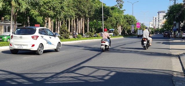 Đ&#224; Nẵng : Ban h&#224;nh giấy đi đường cho người d&#226;n trong thời gian gi&#227;n c&#225;ch x&#227; hội - Ảnh 1