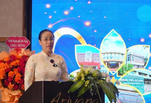 Ph&oacute; Chủ tịch UBND th&agrave;nh phố Đ&agrave; Nẵng Nguyễn Thị Anh Thi đ&aacute;nh gi&aacute; cao sự phối hợp chặt chẽ giữa c&aacute;c bệnh viện trong việc x&acirc;y dựng diễn đ&agrave;n học thuật chất lượng, quy m&ocirc; v&agrave; c&oacute; t&iacute;nh quốc tế ng&agrave;y c&agrave;ng cao.