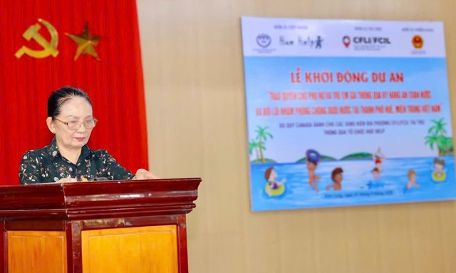 B&agrave; Nguyễn Thị Th&uacute;y H&ograve;a, Chủ tịch Hội Bảo vệ quyền trẻ em th&agrave;nh phố Huế, chia sẻ về mục ti&ecirc;u v&agrave; &yacute; nghĩa của dự &aacute;n đối với trẻ em địa phương