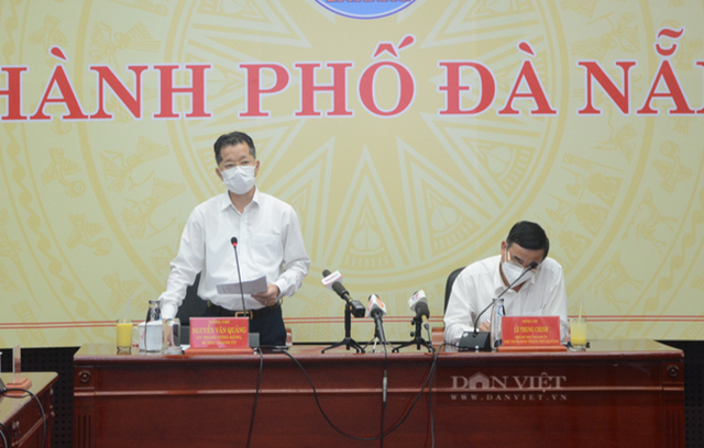 &Ocirc;ng Nguyễn Văn Quảng - B&iacute; thư Th&agrave;nh ủy Đ&agrave; Nẵng cho biết sẽ chi gần 100 tỷ đồng để hỗ trợ tiền cho người d&acirc;n trong v&ugrave;ng c&aacute;ch ly y tế. (Ảnh: Đ&igrave;nh Thi&ecirc;n b&aacute;o D&acirc;n việt)