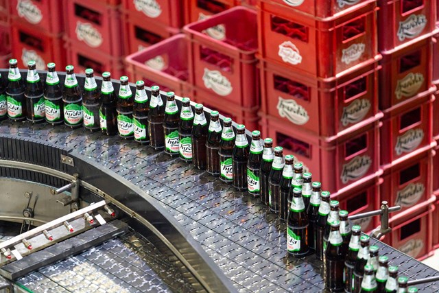D&acirc;y chuyền sản xuất đạt chuẩn quốc tế &aacute;p dụng c&ocirc;ng nghệ ti&ecirc;n tiến tại nh&agrave; m&aacute;y bia Ph&uacute; B&agrave;i của Carlsberg Việt Nam