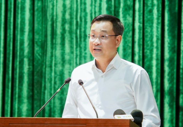 B&iacute; thư Th&agrave;nh ủy Đ&agrave; Nẵng L&ecirc; Ngọc Quang qu&aacute;n triệt tinh thần "r&otilde; người, r&otilde; việc, r&otilde; tr&aacute;ch nhiệm," gắn kết quả giải ng&acirc;n vốn đầu tư c&ocirc;ng với việc đ&aacute;nh gi&aacute; năng lực người đứng đầu cơ quan, đơn vị
