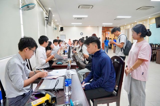 Hơn 700 tân sinh viên cao đẳng nhập học tại Trường Đại học Y - Dược Huế - Ảnh 2