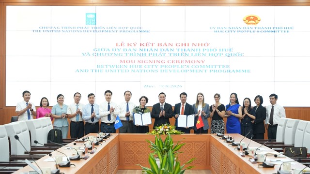 Lễ k&yacute; kết Bản ghi nhớ hợp t&aacute;c giữa UBND th&agrave;nh phố Huế v&agrave; UNDP