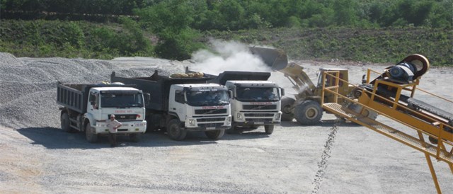Mỏ đ&aacute;, nơi khai th&aacute;c v&agrave; cung cấp đ&aacute; x&acirc;y dựng phục vụ c&aacute;c c&ocirc;ng tr&igrave;nh tr&ecirc;n địa b&agrave;n TP Huế. (Ảnh: Trường Sơn)
