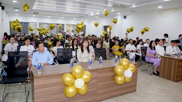 “Gold September 2025” tại Bệnh viện Trung ương Huế: Lan tỏa y&#234;u thương đến bệnh nhi ung thư - Ảnh 1