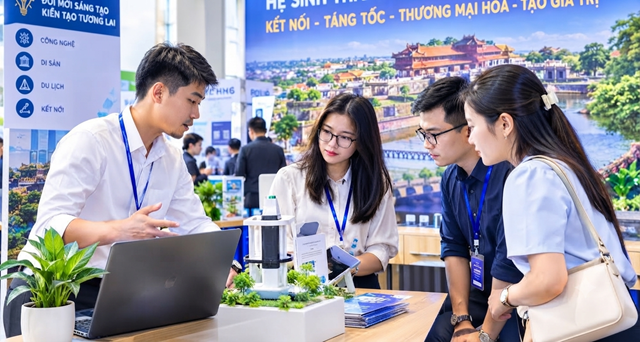 ​Kh&ocirc;ng gian kết nối, thương mại h&oacute;a c&aacute;c sản phẩm c&ocirc;ng nghệ tại sự kiện. Ảnh minh họa