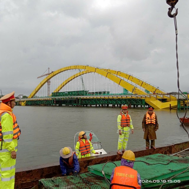 Đội Cảnh s&aacute;t giao th&ocirc;ng - Trật tự, C&ocirc;ng an TP Huế đ&atilde; chủ động l&ecirc;n kế hoạch, phối hợp với c&aacute;c lực lượng chức năng tăng cường c&ocirc;ng t&aacute;c quản l&yacute;...