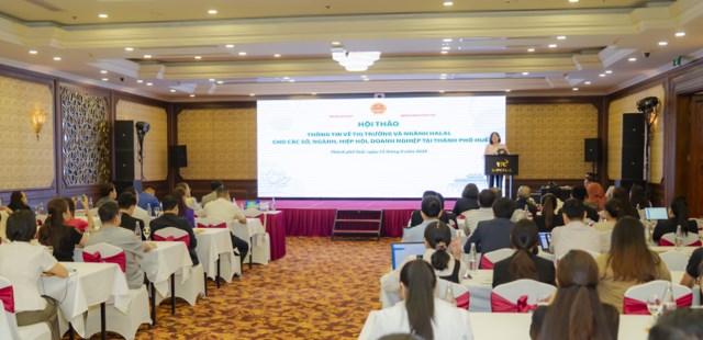 Đại diện cơ quan quản l&yacute;, hiệp hội v&agrave; doanh nghiệp trao đổi tại hội thảo