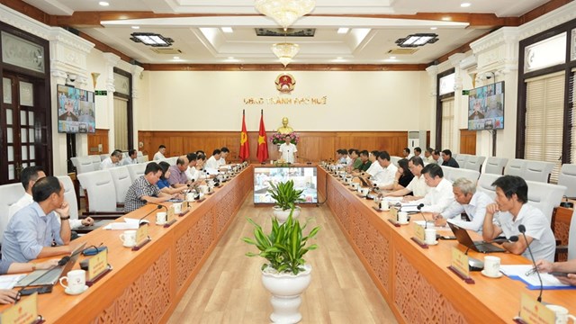 Chủ tịch UBND TP. Huế L&ecirc; Tr&iacute; Thanh chủ tr&igrave; phi&ecirc;n họp thường kỳ th&aacute;ng 9, tập trung đ&aacute;nh gi&aacute; t&igrave;nh h&igrave;nh kinh tế - x&atilde; hội 9 th&aacute;ng v&agrave; triển khai nhiệm vụ trọng t&acirc;m qu&yacute; IV/2026.