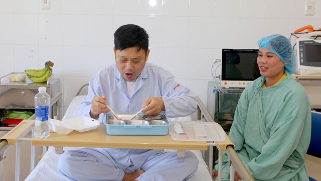 Người bệnh suy tim giai đoạn cuối hồi sinh sau ca gh&#233;p tim xuy&#234;n Việt - Ảnh 1