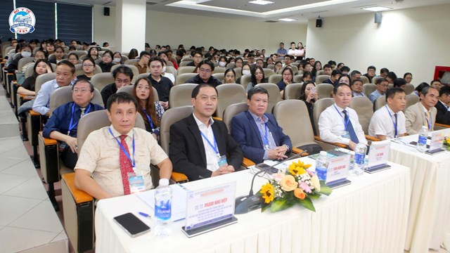 Huế cập nhật hơn 50 báo cáo khoa học về chăm sóc sức khỏe người cao tuổi - Ảnh 1