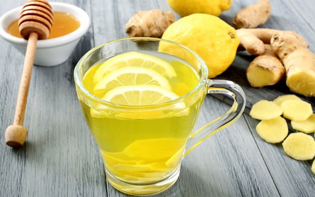 Lợi &iacute;ch bất ngờ khi uống nước chanh gừng trước khi đi ngủ. (Ảnh - IT)