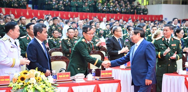 Theo Thủ tướng Phạm Minh Ch&iacute;nh,&nbsp;trong suốt 80 năm x&acirc;y dựng, chiến đấu v&agrave; trưởng th&agrave;nh, LLVT Qu&acirc;n khu 5 đ&atilde; n&ecirc;u cao tinh thần &ldquo;Trung dũng, ki&ecirc;n cường&rdquo;, &ldquo;Tự lực, tự cường, khắc phục kh&oacute; khăn, chịu đựng gian khổ, mưu tr&iacute;, s&aacute;ng tạo, chiến đấu ki&ecirc;n cường, chiến thắng vẻ vang&rdquo;, lu&ocirc;n ho&agrave;n th&agrave;nh xuất sắc mọi nhiệm vụ được giao.