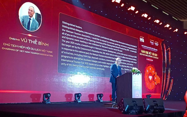 &nbsp;&Ocirc;ng Vũ Thế B&igrave;nh - Chủ tịch Hiệp hội Du lịch Việt Nam ph&aacute;t biểu tại lễ khai mạc Ng&agrave;y hội.
