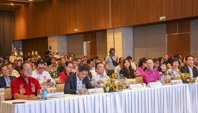 C&aacute;c đại biểu tham dự hộik thảo 'N&ocirc;ng sản Việt Nam: Từ trang trại l&ecirc;n b&agrave;n ăn thế giới tại Gia Lai. Ảnh: K.L