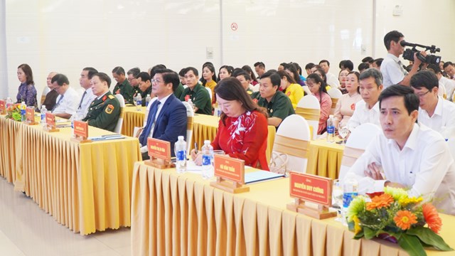 Người d&#226;n Huế g&#243;p sức l&#224;m n&#234;n th&#224;nh phố s&#225;ng – xanh – sạch – đẹp - Ảnh 1