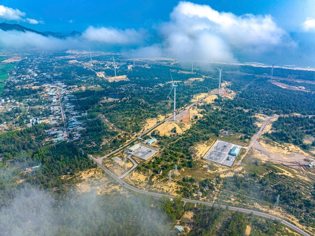Theo&nbsp;đại diện Bộ C&ocirc;ng Thương: c&ugrave;ng với những lợi thế sẵn c&oacute;, Gia Lai cần đi đ&ocirc;i với c&aacute;c giải ph&aacute;p căn cơ v&agrave; đồng bộ để ph&aacute;t triển bền vững.