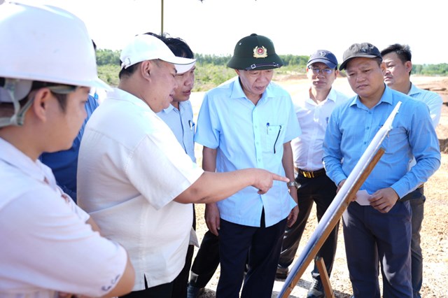 C&ocirc;ng t&aacute;c bồi thường, giải ph&oacute;ng mặt bằng KCN VSIP Huế đang được c&aacute;c địa phương, đơn vị tập trung triển khai nhằm bảo đảm tiến độ b&agrave;n giao cho nh&agrave; đầu tư