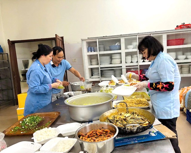 C&aacute;c trường học, cơ quan đơn vị, nh&agrave; d&acirc;n.... đều c&oacute; b&oacute;ng d&aacute;ng lực lượng&nbsp;Bộ Tham mưu Qu&acirc;n khu 5.