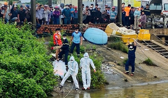 Nỗ lực xuy&#234;n suốt của Hải đội 2 gi&#250;p x&#225;c định vị tr&#237; người gặp nạn trong mưa lũ - Ảnh 1