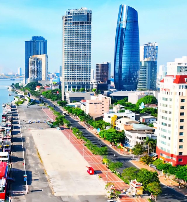 Đ&agrave; Nẵng chỉ c&oacute; thể trở th&agrave;nh trung t&acirc;m t&agrave;i ch&iacute;nh quốc tế khi giữ vai tr&ograve; &ldquo;hạt nh&acirc;n v&ugrave;ng&rdquo;, kết nối v&agrave; dẫn dắt c&aacute;c địa phương l&acirc;n cận trong một kh&ocirc;ng gian kinh tế mở, nơi d&ograve;ng vốn &ndash; nh&acirc;n lực &ndash; logistics &ndash; c&ocirc;ng nghệ vận h&agrave;nh đồng bộ v&agrave; bổ trợ cho nhau.