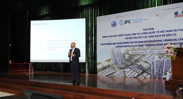 C&aacute;c chuy&ecirc;n gia thảo luận nhiều chuy&ecirc;n đề về &ldquo;T&agrave;i ch&iacute;nh bền vững&rdquo;, &ldquo;Ph&aacute;t triển hệ sinh th&aacute;i t&agrave;i sản số&rdquo; hay &ldquo;Thu h&uacute;t dịch vụ t&agrave;i ch&iacute;nh quốc tế&rdquo;&hellip; Qua đ&oacute;, gợi mở những hướng tiếp cận cụ thể, mang t&iacute;nh h&agrave;nh động cao để Đ&agrave; Nẵng x&acirc;y dựng m&ocirc; h&igrave;nh trung t&acirc;m t&agrave;i ch&iacute;nh quốc tế m&agrave; địa phương theo đuổi.