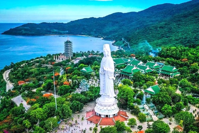 B&aacute;n đảo Sơn nh&igrave;n ra biển&nbsp;(ảnh: Internet).