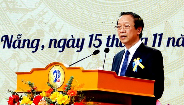 Thứ trưởng Thường trực Bộ Gi&aacute;o dục v&agrave; Đ&agrave;o tạo Phạm Ngọc Thưởng ph&aacute;t biểu tại buổi lễ (ảnh: Ng&ocirc; Huyền)