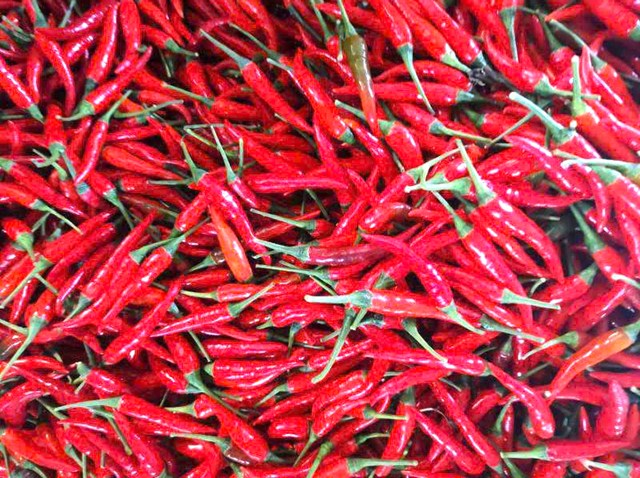 Dự thảo đ&atilde; n&ecirc;u định hướng &ldquo;đẩy mạnh xuất khẩu n&ocirc;ng sản, ph&aacute;t triển chuỗi gi&aacute; trị to&agrave;n cầu&rdquo;, song cần cụ thể h&oacute;a hơn nữa vai tr&ograve; của c&aacute;c v&ugrave;ng nguy&ecirc;n liệu v&agrave; trung t&acirc;m chế biến xuất khẩu.