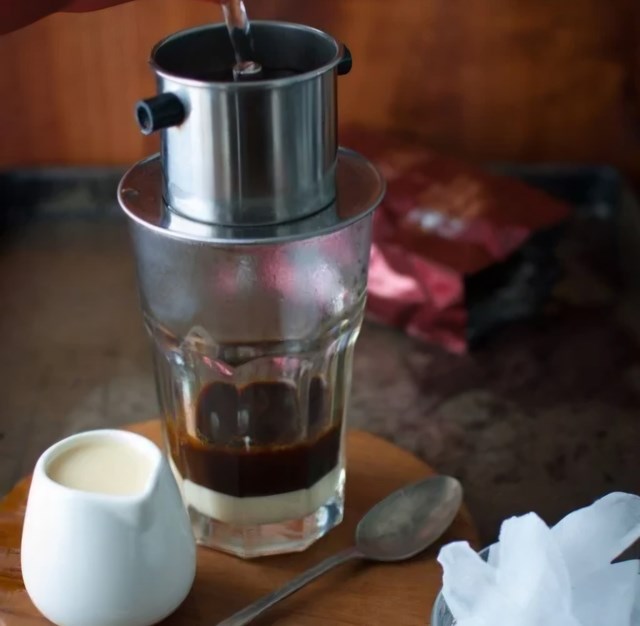 Uống c&agrave; ph&ecirc; sữa thế n&agrave;o để kh&ocirc;ng g&acirc;y hại cho sức khỏe? (Ảnh - IT)