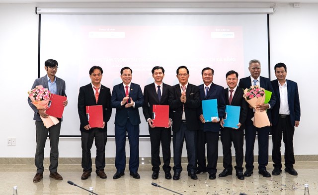 Theo Gi&aacute;m đốc Sở Khoa học v&agrave; C&ocirc;ng nghệ TP Đ&agrave; Nẵng, việc&nbsp;Trung t&acirc;m Trọng t&agrave;i Thương mại Quốc tế APEC VN ch&iacute;nh thức ra mắt Chi nh&aacute;nh tại Đ&agrave; Nẵng&nbsp;l&agrave; một trong những điều kiện ti&ecirc;n quyết để Đ&agrave; Nẵng ph&aacute;t triển mạnh mẽ, bền vững v&agrave; khẳng định vị thế trung t&acirc;m kinh tế - t&agrave;i ch&iacute;nh của khu vực.