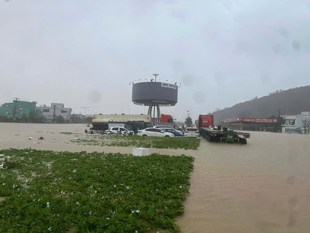 Nhiều nơi bị ngập s&acirc;u.