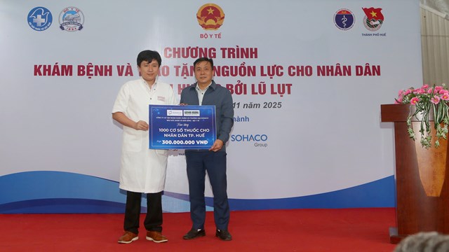 Ấm &#225;p Hưng Lộc: Sức khỏe v&#224; Nh&#224; Nh&#226;n &#193;i sau lũ - Ảnh 3
