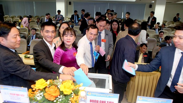 Bệnh viện Trung ương Huế: C&#244;ng đo&#224;n được biểu dương, k&#234;u gọi n&#226;ng tầm khu vực - Ảnh 1