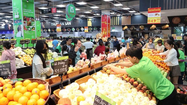 Trong c&aacute;c hoạt động của Chương tr&igrave;nh khuyến m&atilde;i lần n&agrave;y,&nbsp;Hội chợ C&ocirc;ng nghiệp n&ocirc;ng th&ocirc;n hướng tới chuyển đổi xanh, dự kiến diễn ra từ 4 đến 8/12, sẽ giới thiệu những sản phẩm ti&ecirc;u biểu của c&aacute;c cơ sở sản xuất trong khu vực, đồng thời d&agrave;nh một phần kh&ocirc;ng gian cho c&ocirc;ng nghệ thực tế ảo phục vụ kh&aacute;ch tham quan (ảnh: CTTĐT TP Đ&agrave; Nẵng).