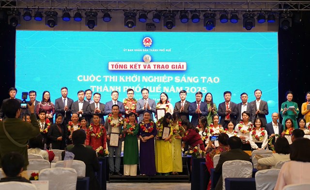 Từ 94 hồ sơ đăng k&yacute;, 16 dự &aacute;n xuất sắc đ&atilde; tranh t&agrave;i tại v&ograve;ng chung kết cuộc thi Khởi nghiệp s&aacute;ng tạo Huế 2025.