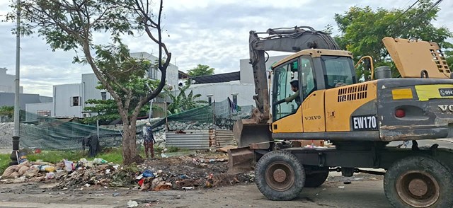 Phường Sơn Tr&agrave; huy động mọi phương tiện c&oacute; thể để cải hiện m&ocirc;i trường địa phương.