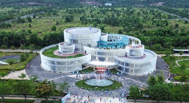 Khu C&ocirc;ng nghệ cao Đ&agrave; Nẵng &ndash; hạt nh&acirc;n th&uacute;c đẩy đổi mới s&aacute;ng tạo, thu h&uacute;t đầu tư v&agrave; hiện thực h&oacute;a m&ocirc; h&igrave;nh ch&iacute;nh quyền đ&ocirc; thị hiện đại của th&agrave;nh phố.