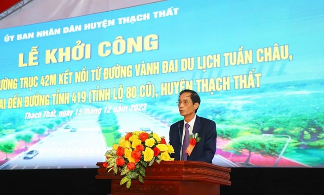 &Ocirc;ng Nguyễn Kim Loan &ndash; UVTV, Ph&oacute; Chủ tịch UBND Huyện Thạch Thất - ph&aacute;t biểu tại Lễ khởi c&ocirc;ng.
