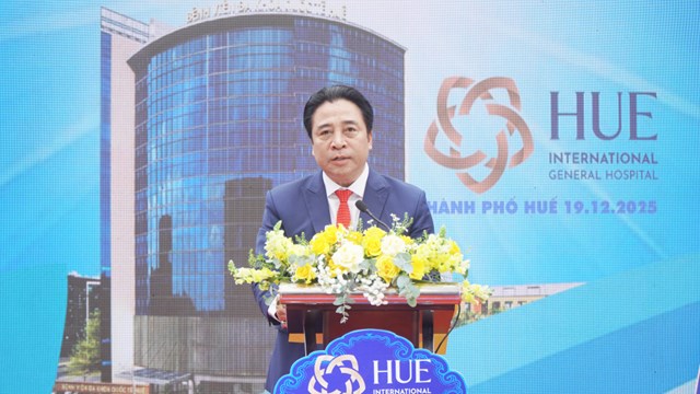 Chủ tịch UBND th&agrave;nh phố Huế Nguyễn Khắc To&agrave;n ph&aacute;t biểu tại buổi lễ