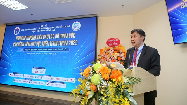 GS.TS Phạm Như Hiệp, Gi&aacute;m đốc Bệnh viện Trung ương Huế ph&aacute;t biểu ch&agrave;o mừng khai mạc