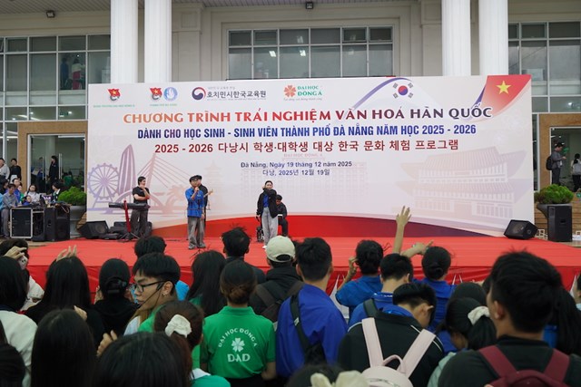 Chuỗi hoạt động thu h&uacute;t hơn 1.000 lượt học sinh, sinh vi&ecirc;n đến từ hơn 20 trường Trung học phổ th&ocirc;ng, Đạo học- Cao đẳng tr&ecirc;n địa b&agrave;n th&agrave;nh phố Đ&agrave; Nẵng tham gia.