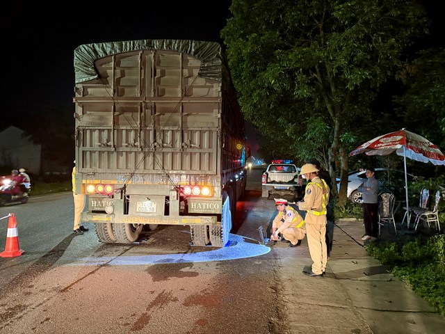 Công an thành phố Huế tăng cường bảo đảm trật tự an toàn giao thông phục vụ các nhiệm vụ chính trị trọng tâm - Ảnh 1