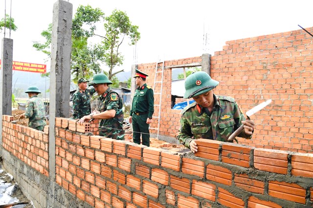 Đến nay, tại Gia Lai đ&atilde; c&oacute; 454 căn nh&agrave; (chiếm hơn 67% tổng số nh&agrave; cần x&acirc;y dựng) cơ bản ho&agrave;n th&agrave;nh. C&ugrave;ng với đ&oacute;, 220 căn nh&agrave; c&ograve;n lại đang tiếp tục được tổ chức thi c&ocirc;ng, bảo đảm tiến độ v&agrave; y&ecirc;u cầu kỹ thuật.