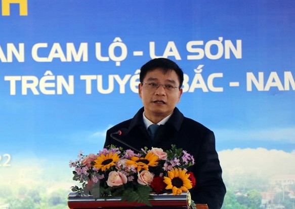 Bộ trưởng Bộ GTVT Nguyễn Văn Thắng ph&aacute;t biểu tại buổi lễ kh&aacute;nh th&agrave;nh tuyến cao tốc Cam Lộ - La Sơn