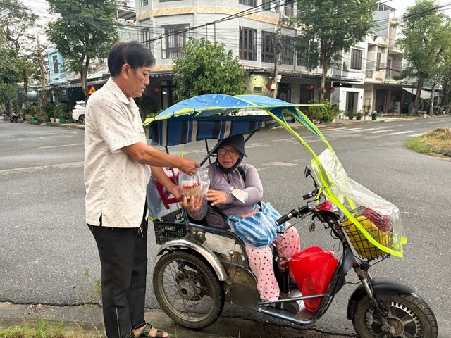 M&ocirc; h&igrave;nh &ldquo;Bữa s&aacute;ng y&ecirc;u thương&rdquo; tsaij khu d&acirc;n cư Nại Hưng 2 A được h&igrave;nh th&agrave;nh từ th&aacute;ng 3/2023 v&agrave; duy tr&igrave; đều đặn đến nay.