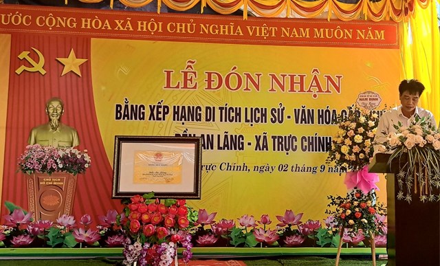 &Ocirc;ng Mai Văn Trường - Chủ tịch UBND x&atilde; Trực Ch&iacute;nh ph&aacute;t biểu tại buổi lễ.