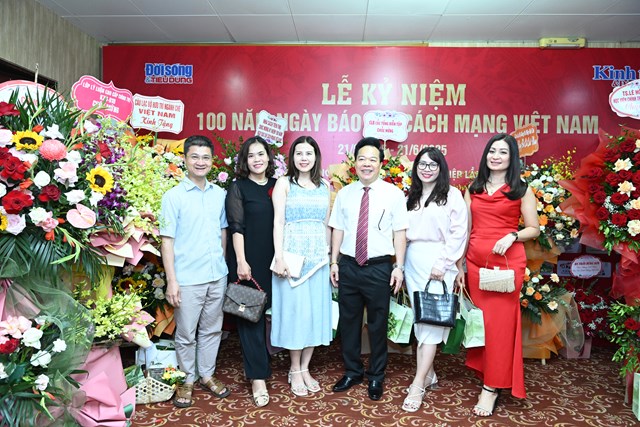 Lễ kỷ niệm 100 năm Ng&#224;y B&#225;o ch&#237; C&#225;ch mạng Việt Nam v&#224; Gala B&#225;o ch&#237; đồng h&#224;nh c&#249;ng doanh nghiệp lần thứ 10 - 2025 - Ảnh 22